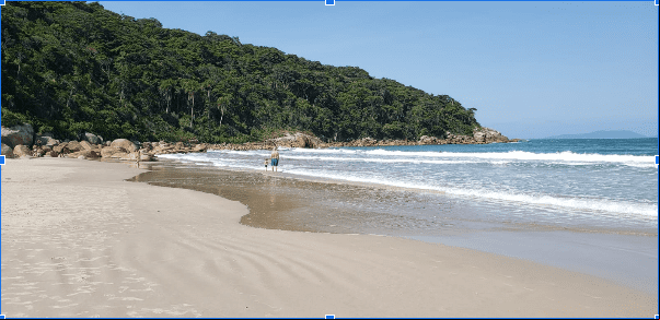 Por ser uma praia de tamanho m